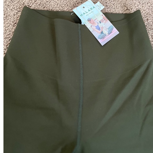 Halara High Waisted Flared Leggings Olive Green Ruffled Hem Athleisure XS - Picture 3 of 8
